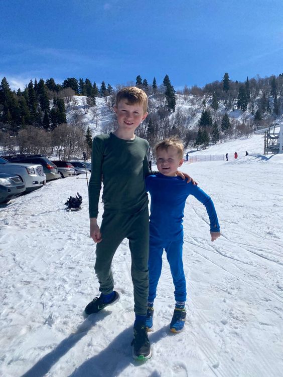 Woolcano Kid's Unisex 190 Merino Wool Base Layer Set Thermal Top and Bottom
