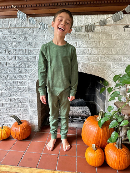 Woolcano Kid's Unisex 190 Merino Wool Base Layer Set Thermal Top and Bottom
